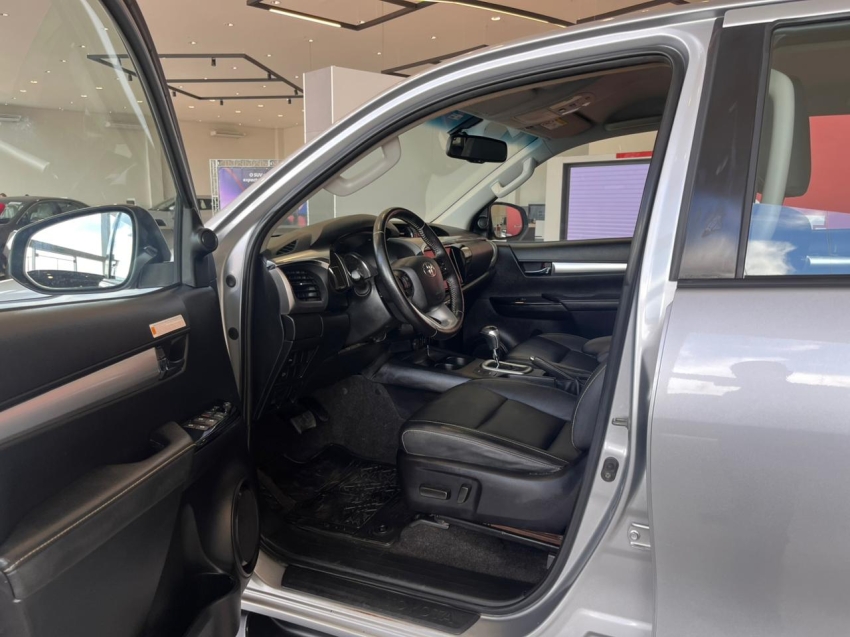 toyota hilux 2.8 d-4d turbo diesel cd srv 4x4 automatico 2.0 4p 20257