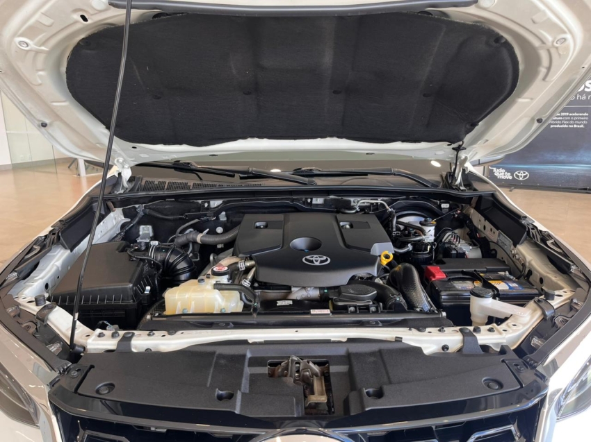 toyota hilux sw4 2.8 d-4d turbo diesel srx 4x4 automatico 4p 202111