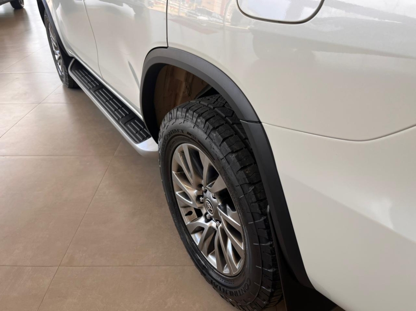 toyota hilux sw4 2.8 d-4d turbo diesel srx 4x4 automatico 4p 20218