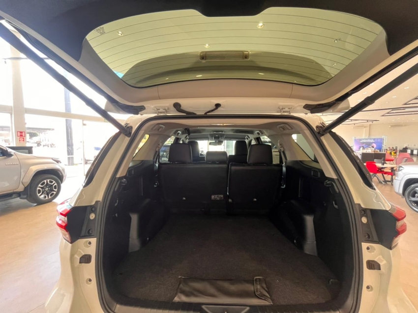 toyota hilux sw4 2.8 d-4d turbo diesel srx 4x4 automatico 4p 20219