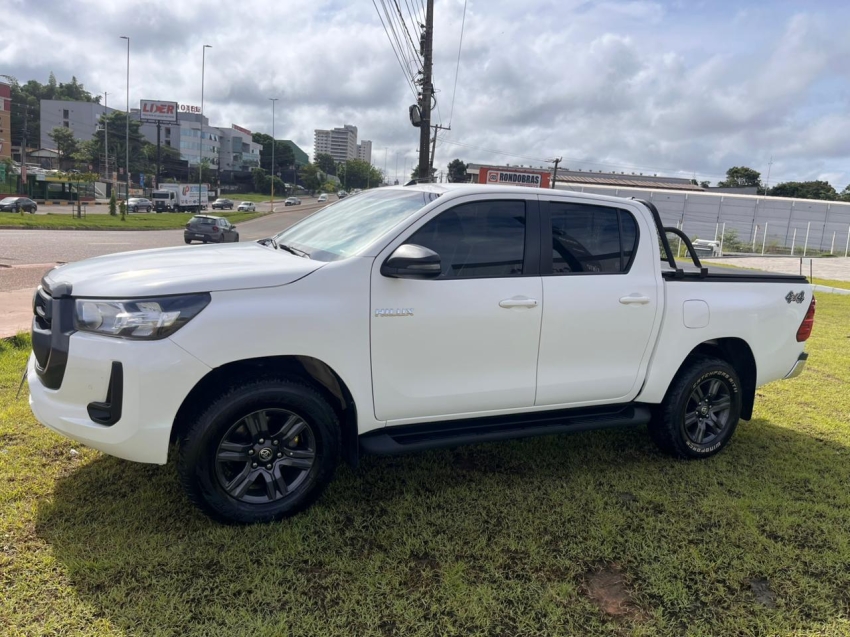 toyota hilux 2.8 d-4d turbo diesel cd sr 4x4 automatico 4p 20233