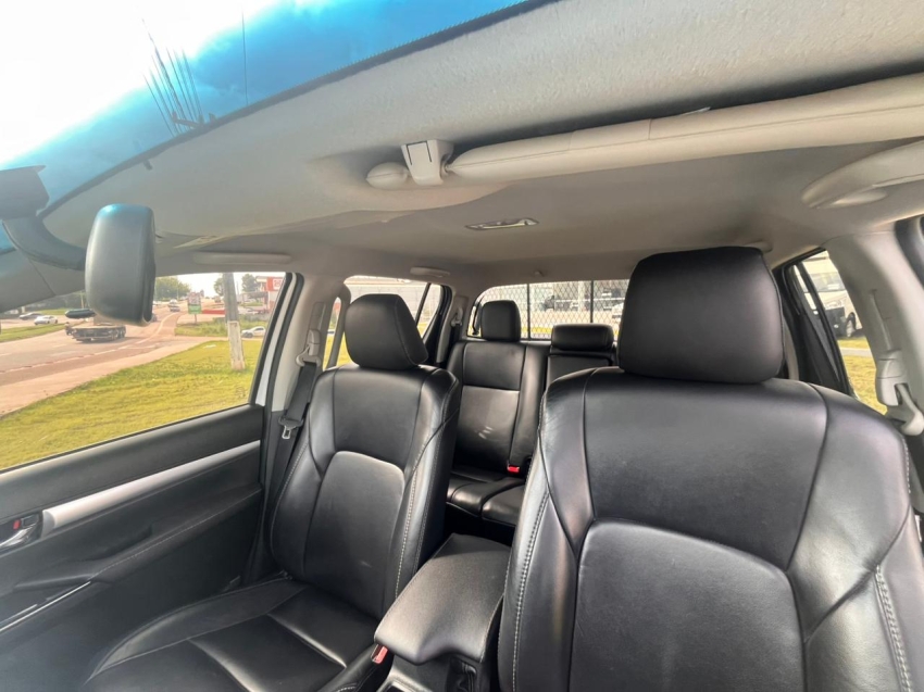 toyota hilux 2.8 d-4d turbo diesel cd sr 4x4 automatico 4p 20232