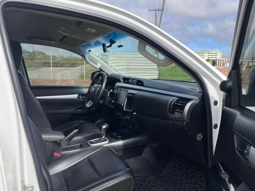 toyota hilux 2.8 d-4d turbo diesel cd sr 4x4 automatico 4p 20238