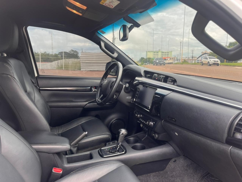 toyota hilux 2.8 srx 4x4 cd 16v diesel 4p automatico 20203