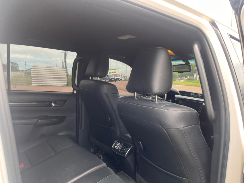 toyota hilux 2.8 srx 4x4 cd 16v diesel 4p automatico 20204