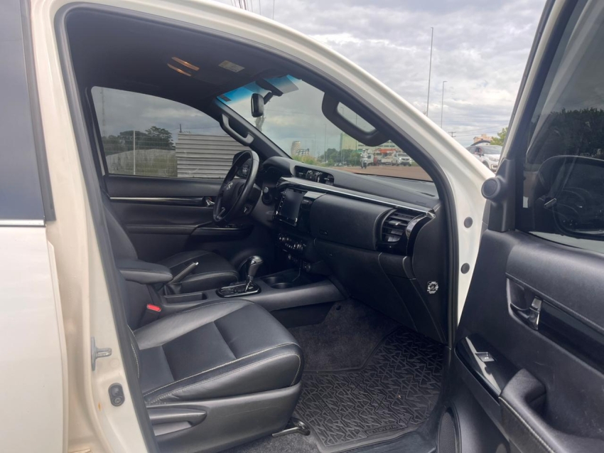 toyota hilux 2.8 srx 4x4 cd 16v diesel 4p automatico 202010