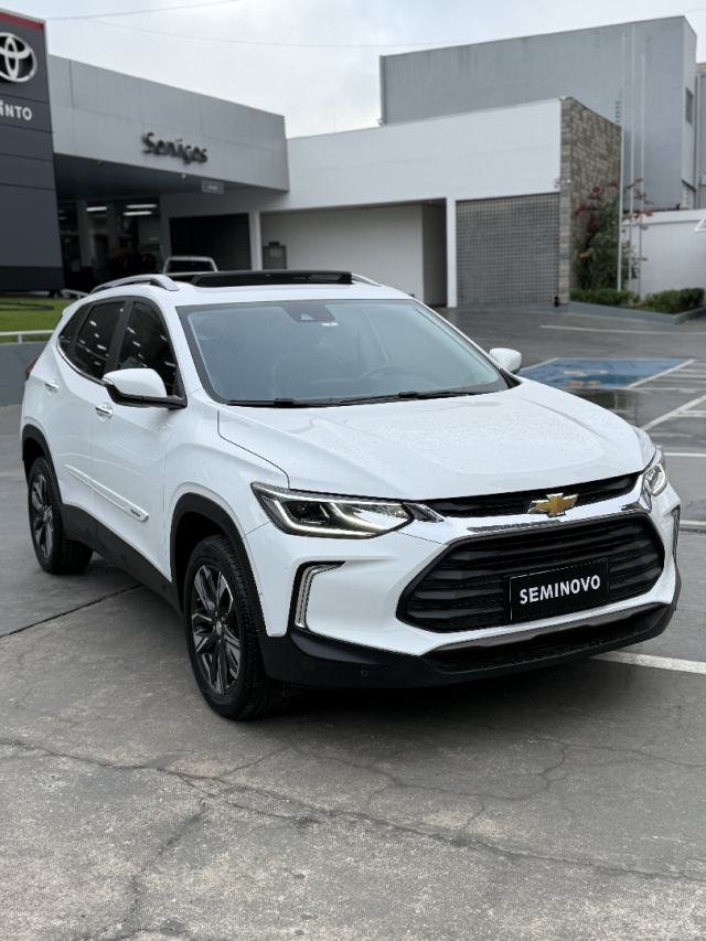 tracker premir com teto panoramico