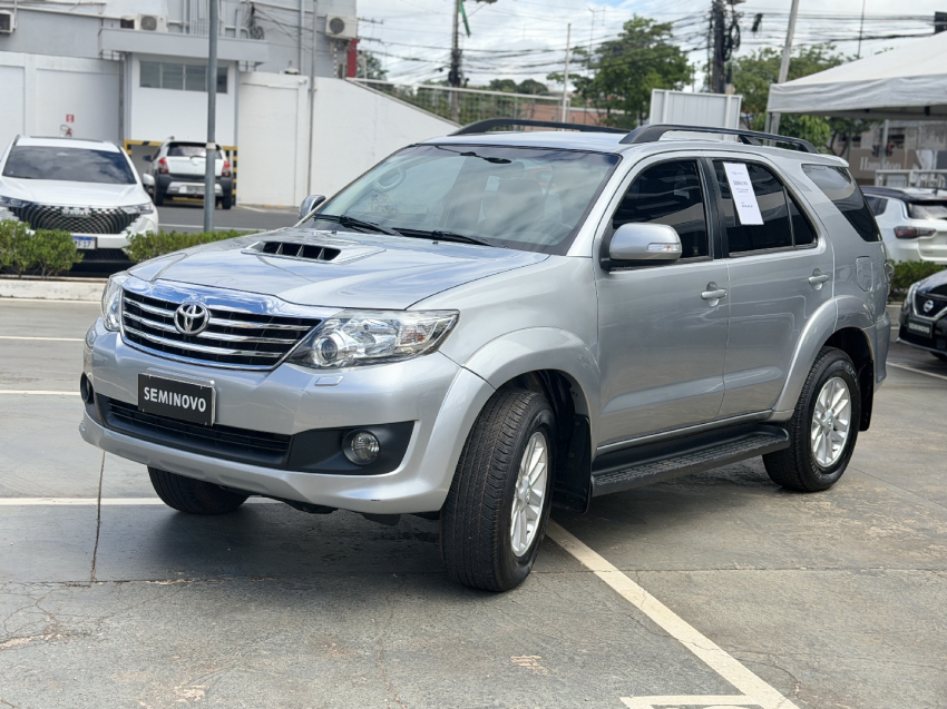 toyota hilux sw4 3.0 srv 4x4 7 lugares 16v turbo intercooler diesel 4p automatico 5p 2015