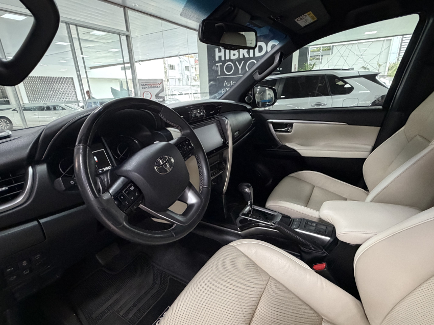 toyota sw4 diamond 7 lugares11