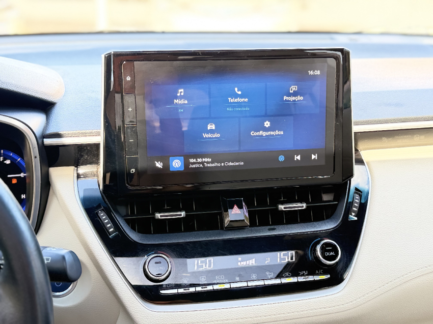 toyota corolla cross xrx hibrido com teto solar15