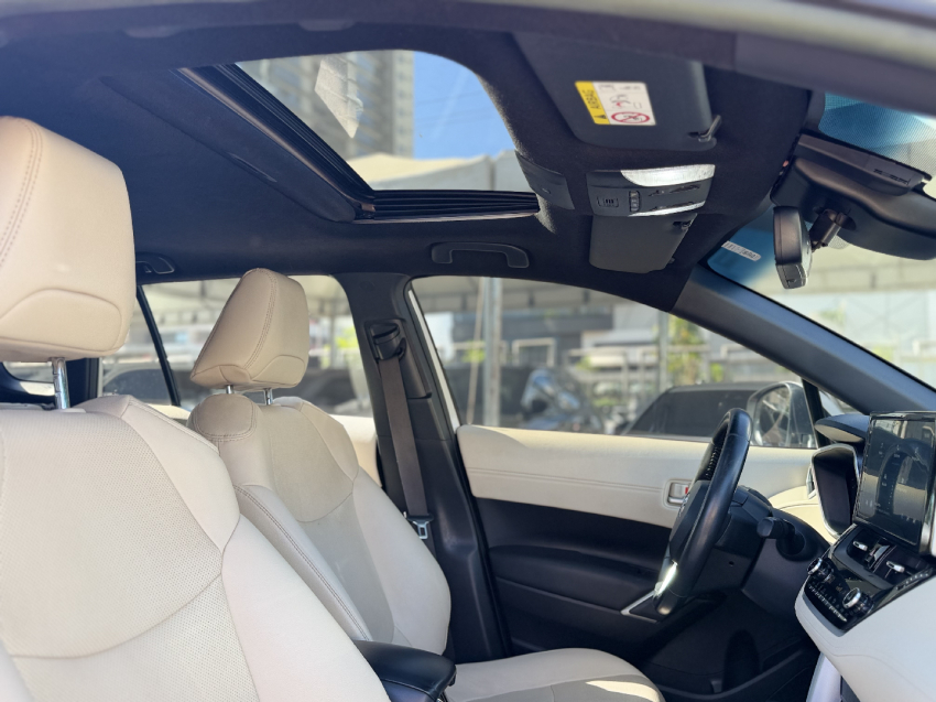 toyota corolla cross xrx hibrido com teto solar8