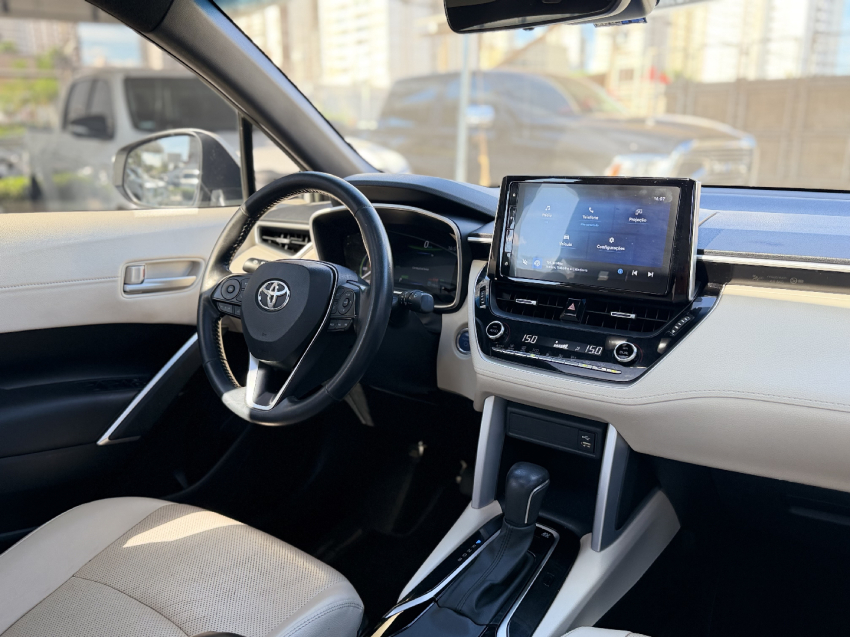 toyota corolla cross xrx hibrido com teto solar10