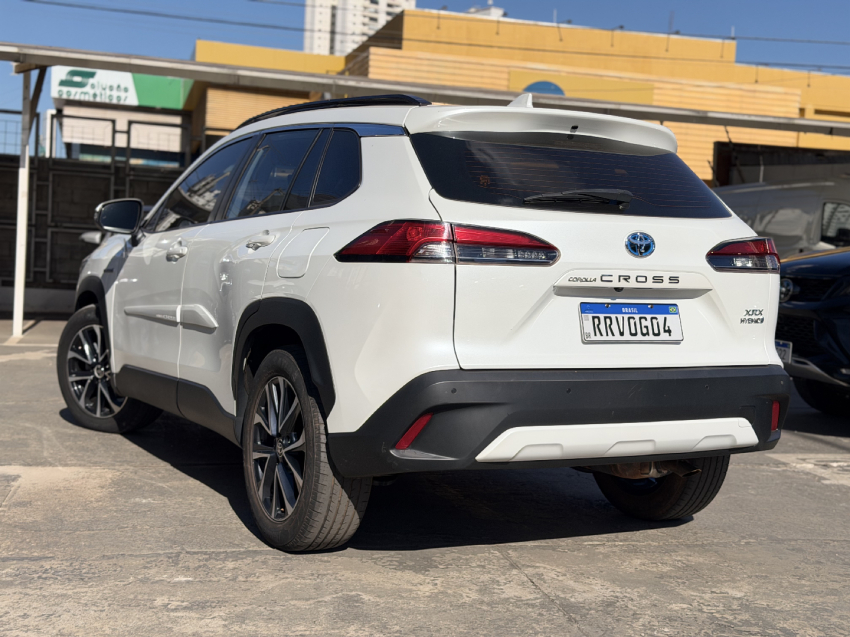 toyota corolla cross xrx hibrido com teto solar3
