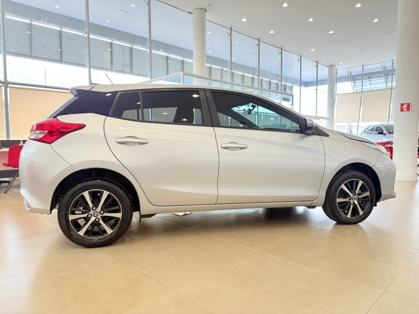 toyota yaris 1.5 16v flex xl multidrive 4p automatico 20235