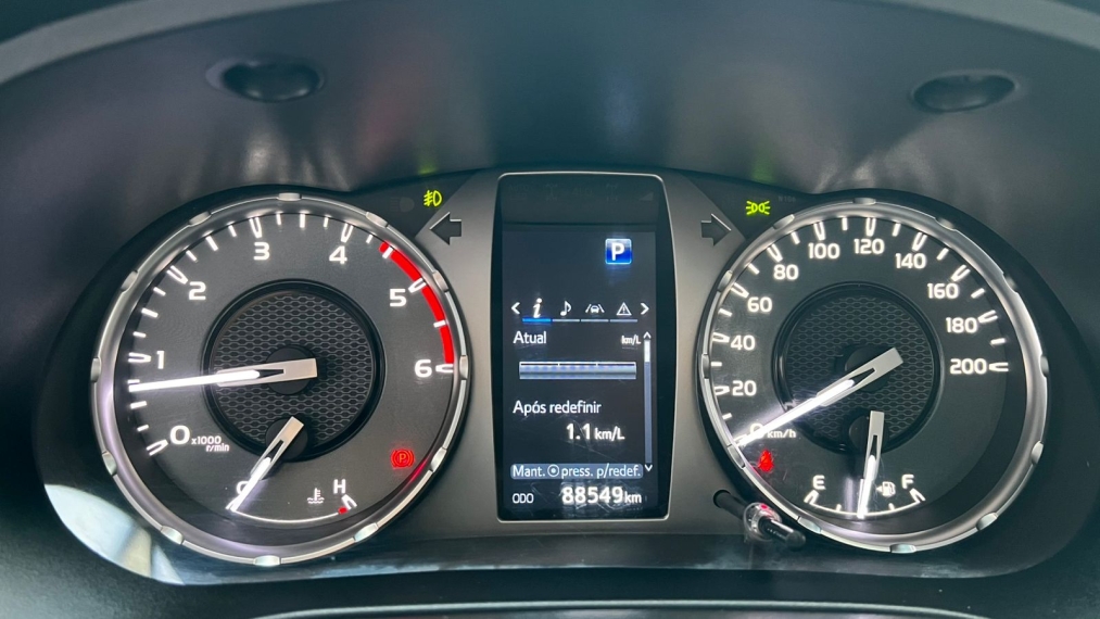 toyota hilux 2.8 d-4d turbo diesel cd srx 4x4 automatico 5p 202310