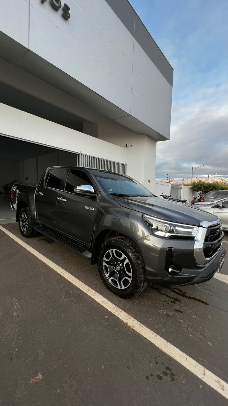 toyota hilux 2.8 d-4d turbo diesel cd srx 4x4 automatico 5p 20231