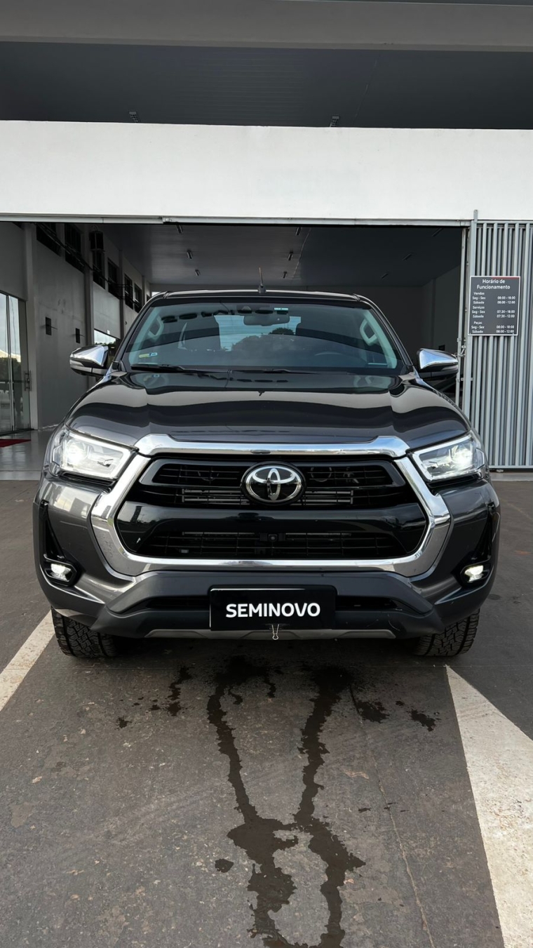 toyota hilux 2.8 d-4d turbo diesel cd srx 4x4 automatico 5p 2023 toyota hilux 2.8 d-4d turbo diesel cd srx 4x4 automatico 5p 2023