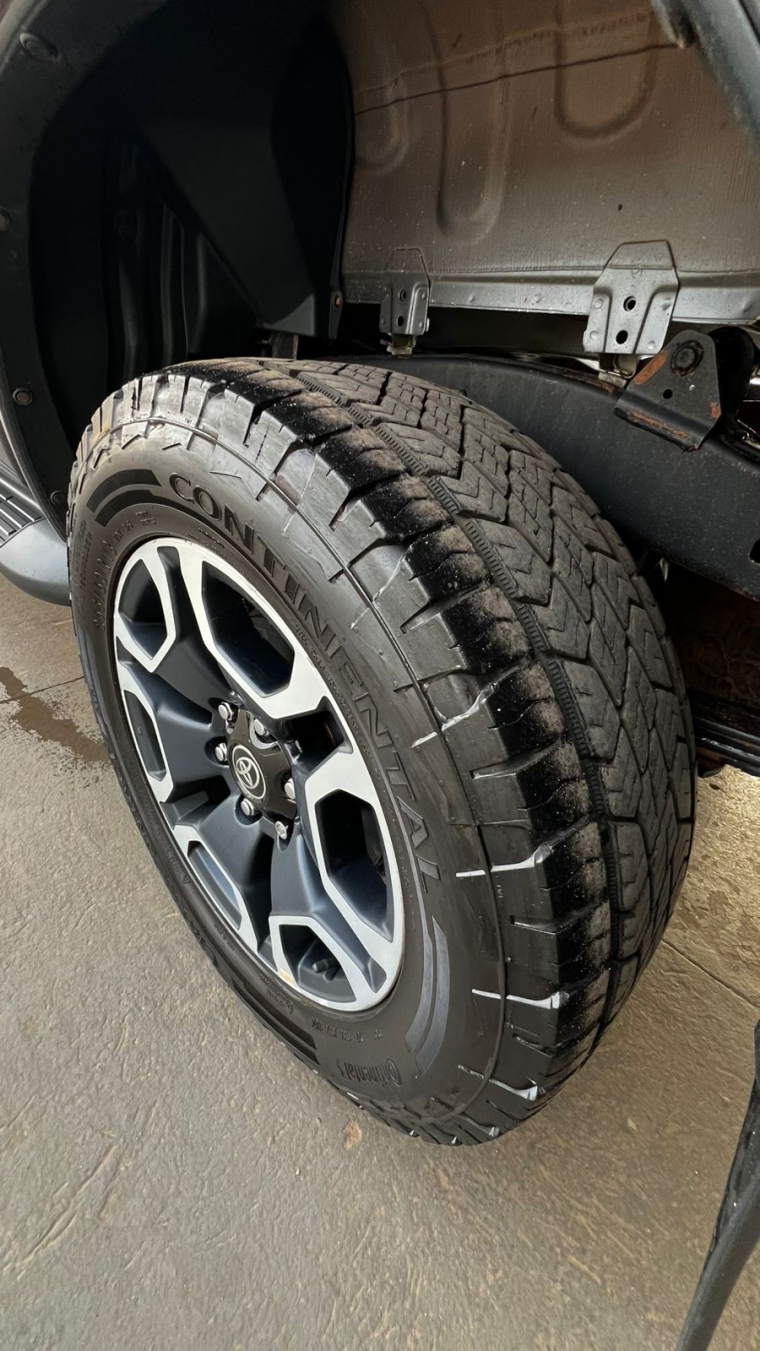 toyota hilux 2.8 d-4d turbo diesel cd srx 4x4 automatico 5p 2023
