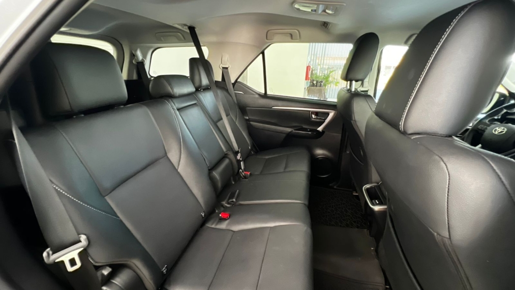 toyota hilux sw4 2.8 d-4d turbo diesel srx 7l 4x4 automatico 5p 20249