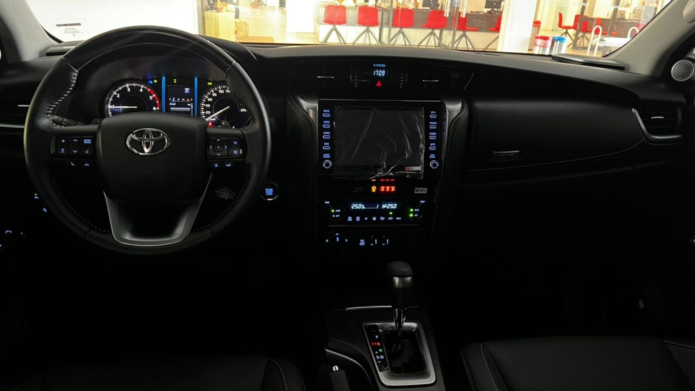 toyota hilux sw4 2.8 d-4d turbo diesel srx 4x4 automatico 5p 2023