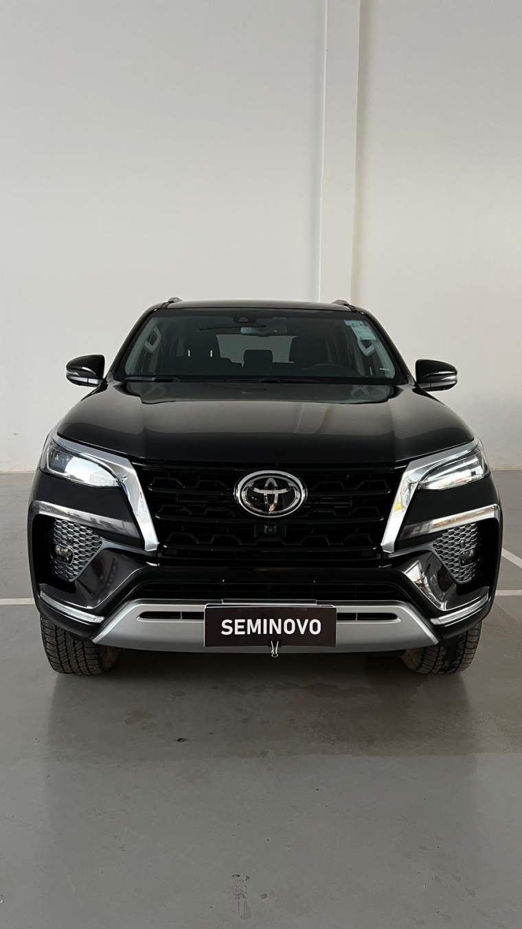 toyota hilux sw4 2.8 d-4d turbo diesel srx 4x4 automatico 5p 2023
