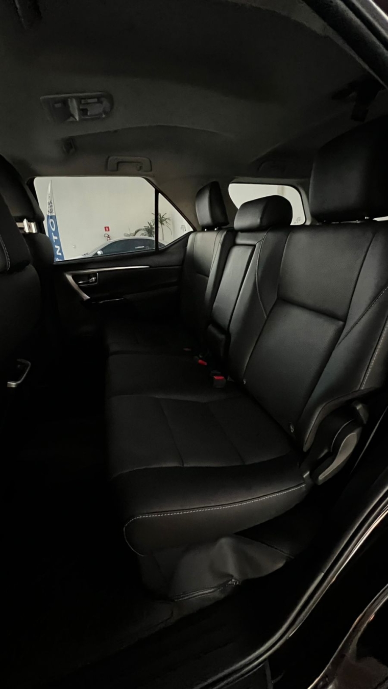 toyota hilux sw4 2.8 d-4d turbo diesel srx 4x4 automatico 5p 2023