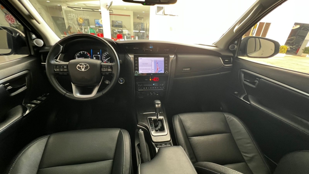 toyota hilux 2.8 d-4d turbo diesel cd srx 4x4 automatico 5p 20223