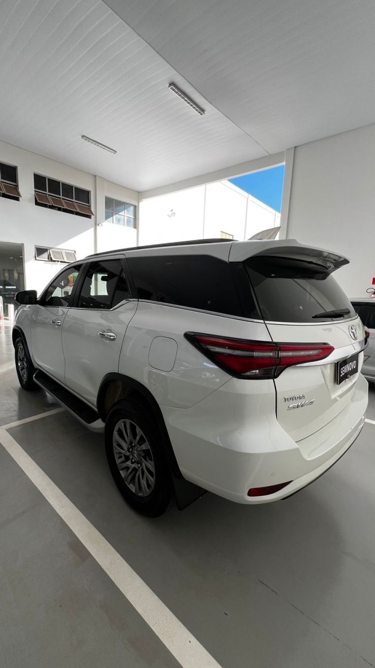toyota hilux 2.8 d-4d turbo diesel cd srx 4x4 automatico 5p 202213