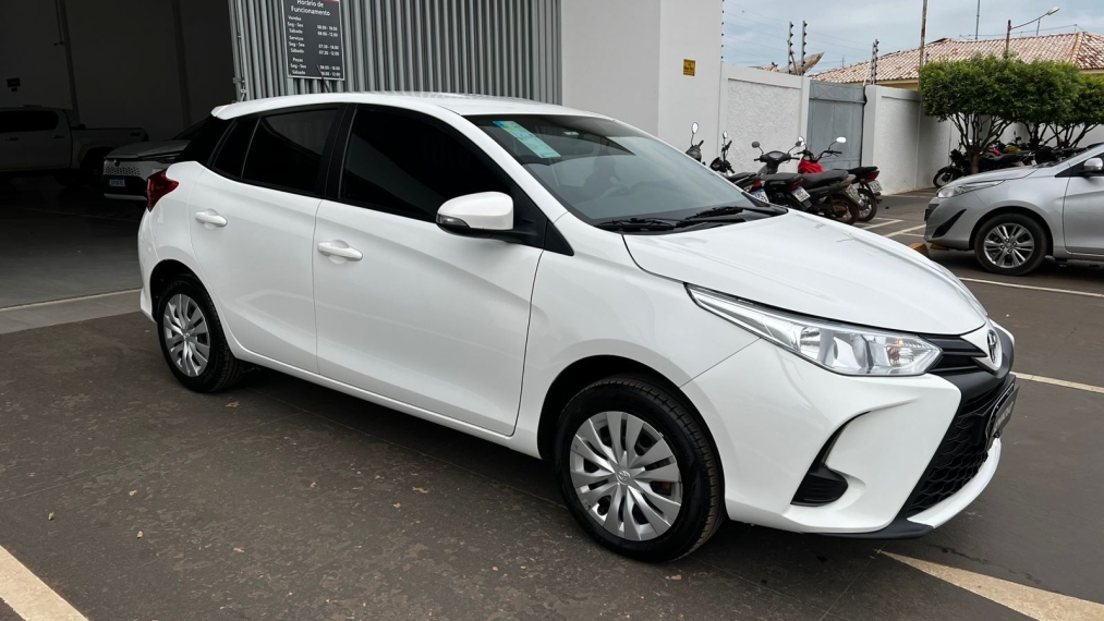 toyota yaris 1.5 16v flex xl multidrive 5p automatico 2024