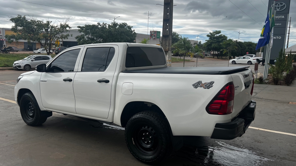 toyota hilux 2.8 d-4d turbo diesel cd power pack 4x4 automatica 5p automatico 20245
