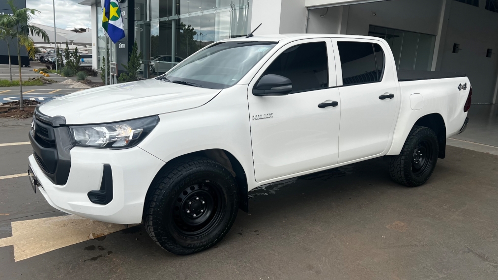 toyota hilux 2.8 d-4d turbo diesel cd power pack 4x4 automatica 5p automatico 20242