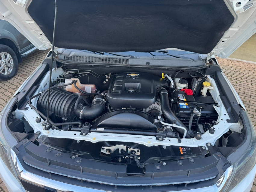 chevrolet s10 2.8 lt 4x4 cd 16v turbo diesel 4p automatico 201714