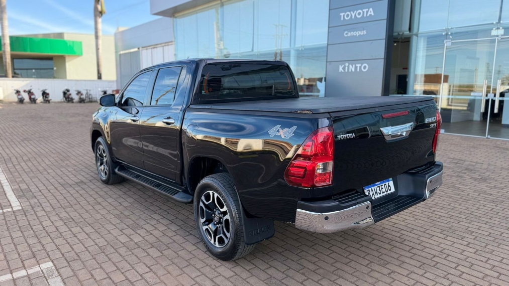 toyota hilux 2.8 d-4d turbo diesel cd srv 4x4 automatico 4p 20215