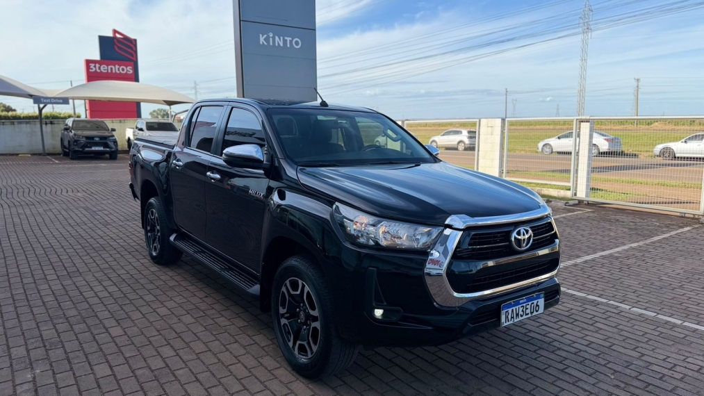 toyota hilux 2.8 d-4d turbo diesel cd srv 4x4 automatico 4p 20212