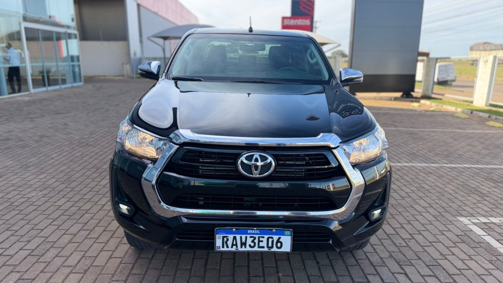 toyota hilux 2.8 d-4d turbo diesel cd srv 4x4 automatico 4p 20211