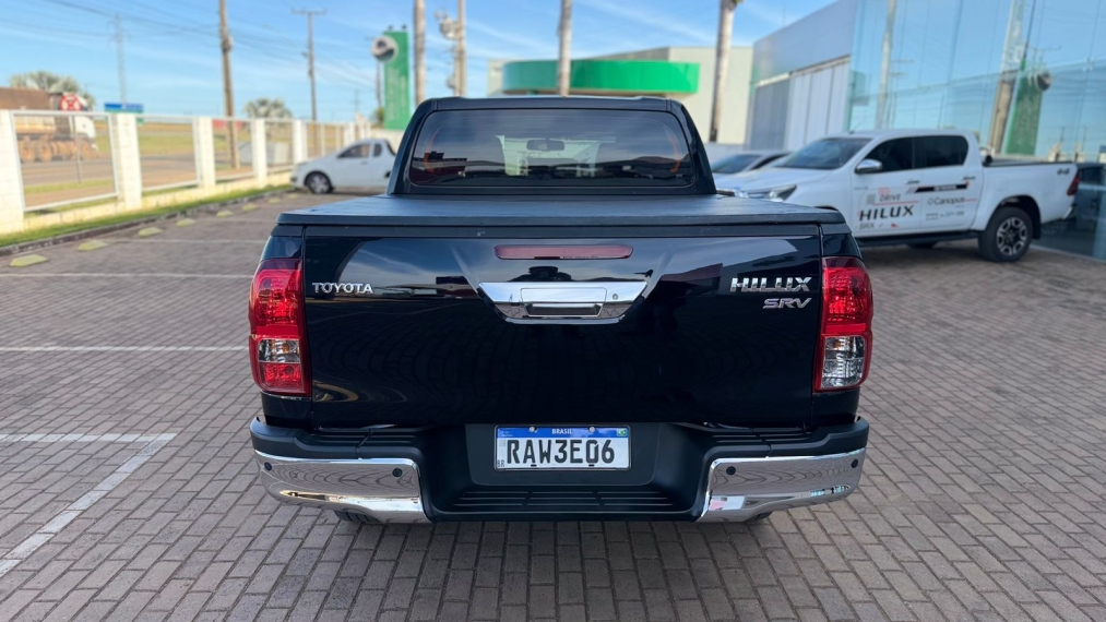 toyota hilux 2.8 d-4d turbo diesel cd srv 4x4 automatico 4p 20214