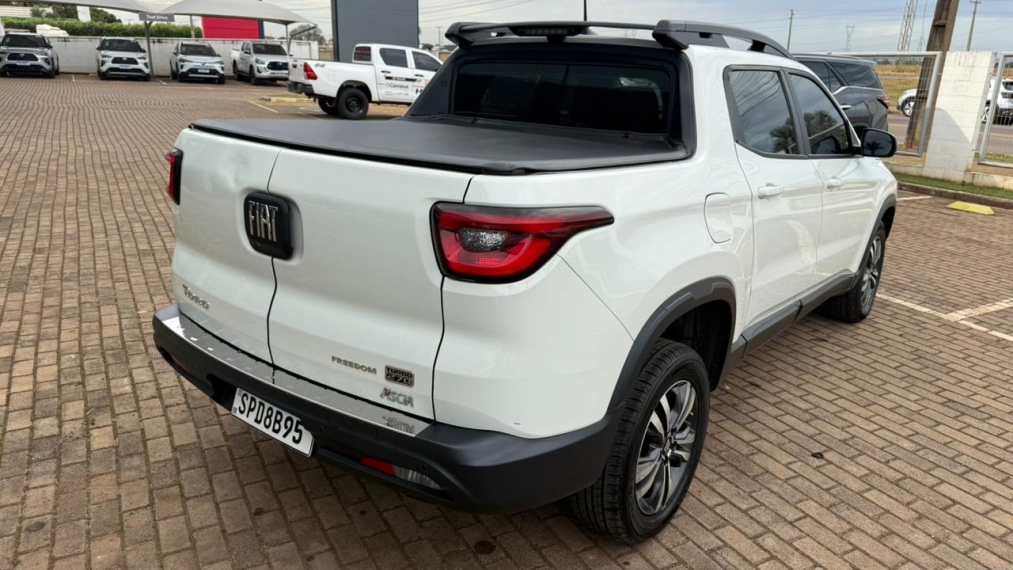 fiat toro 1.3 turbo 270 flex freedom at6 4p automatico 202410