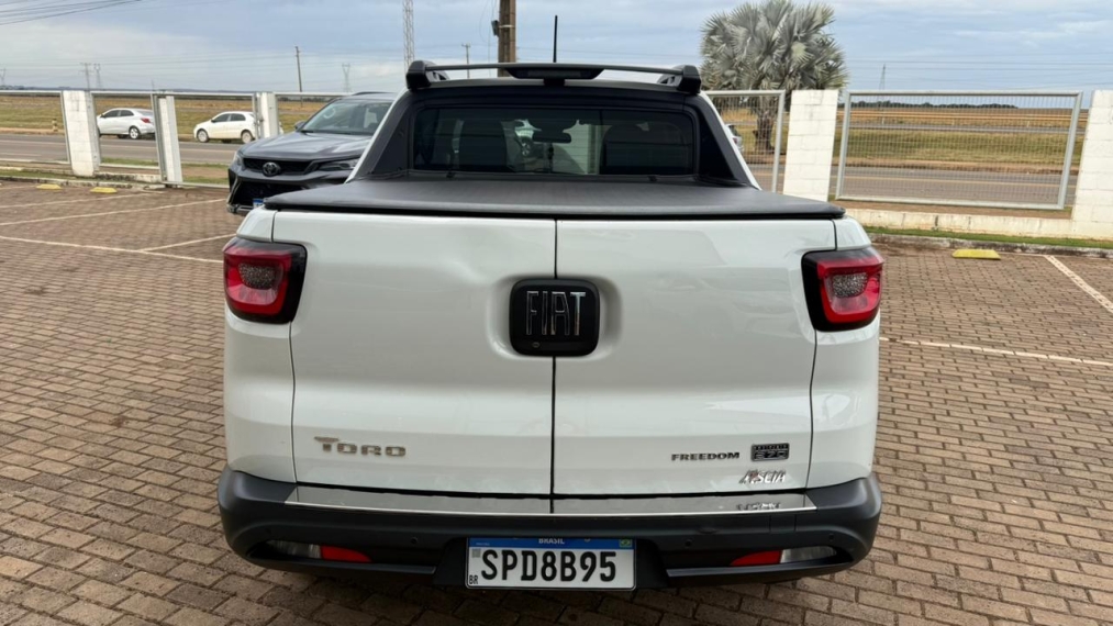 fiat toro 1.3 turbo 270 flex freedom at6 4p automatico 202411