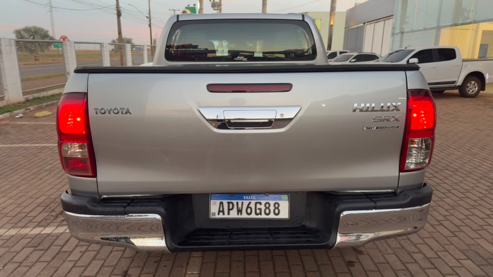 toyota hilux 2.8 srx 4x4 cd 16v diesel 4p automatico 20209