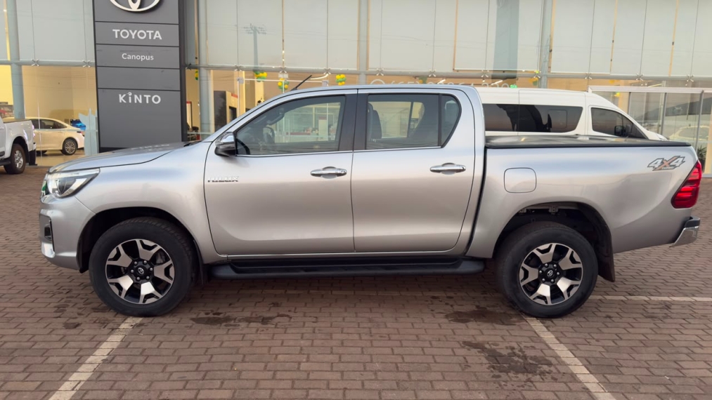 toyota hilux 2.8 srx 4x4 cd 16v diesel 4p automatico 20203