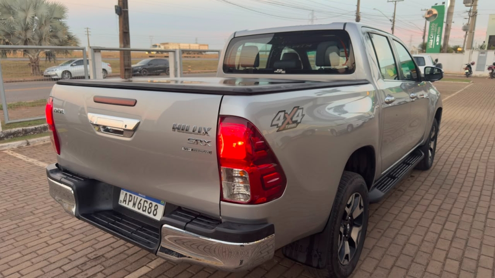 toyota hilux 2.8 srx 4x4 cd 16v diesel 4p automatico 202011