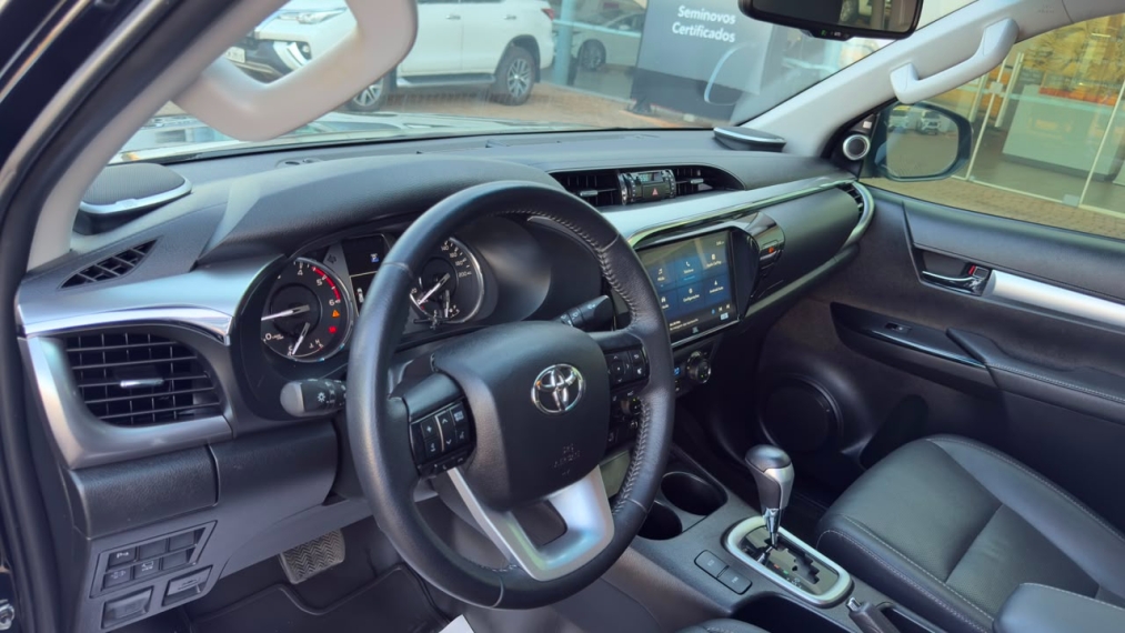 toyota hilux 2.8 d-4d turbo diesel cd srx plus 4x4 automatico 4p 202414