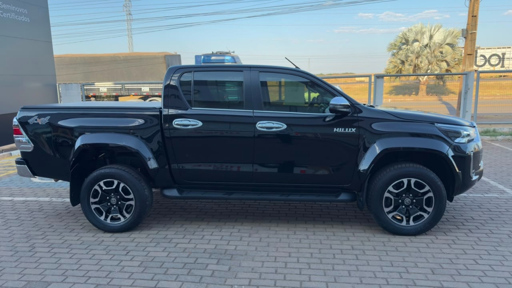 toyota hilux 2.8 d-4d turbo diesel cd srx plus 4x4 automatico 4p 20243