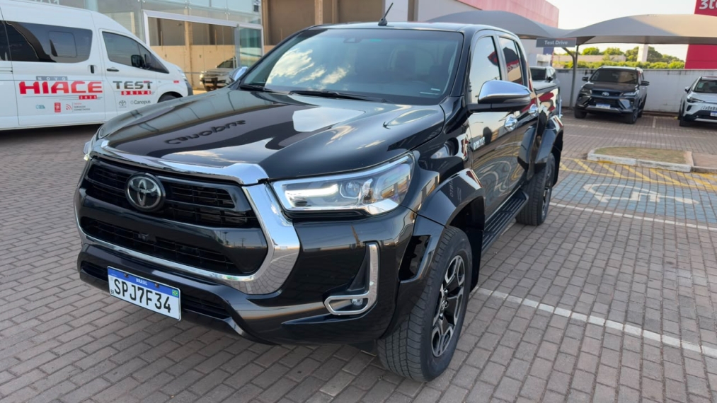 toyota hilux 2.8 d-4d turbo diesel cd srx plus 4x4 automatico 4p 20240