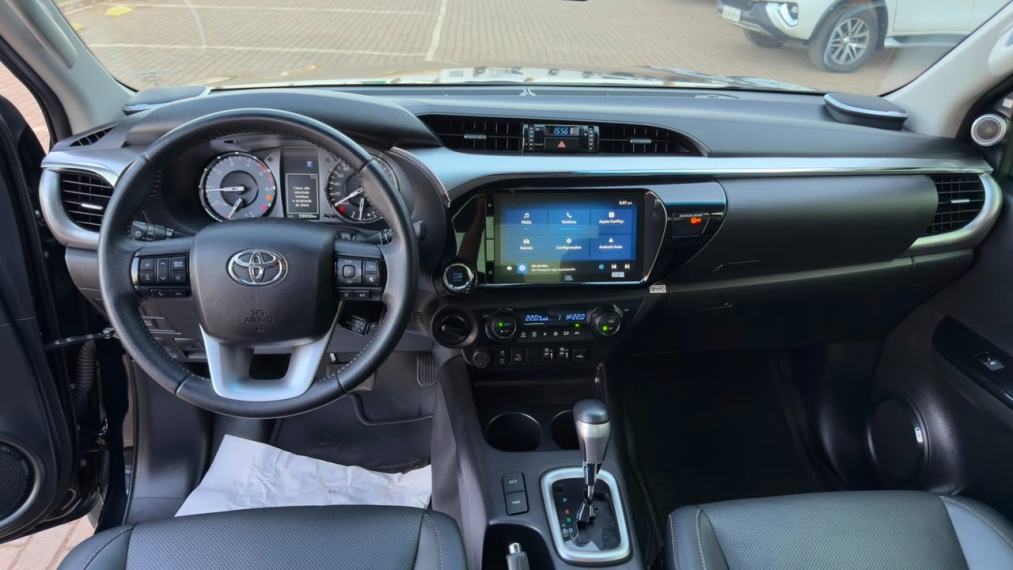 toyota hilux 2.8 d-4d turbo diesel cd srx plus 4x4 automatico 4p 202417
