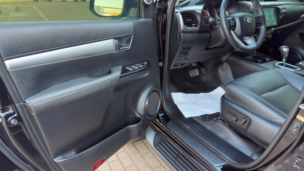 toyota hilux 2.8 d-4d turbo diesel cd srx plus 4x4 automatico 4p 202412