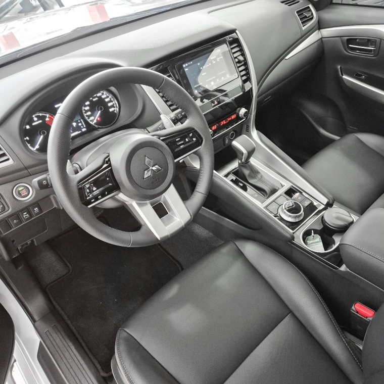 pajero sport hpe-s