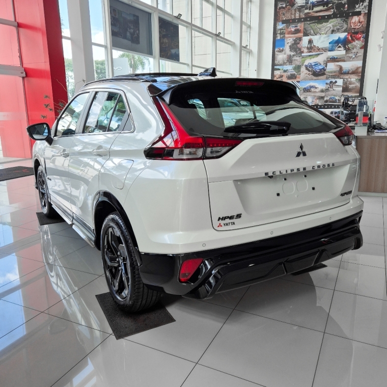 eclipse cross hpe-s black awc