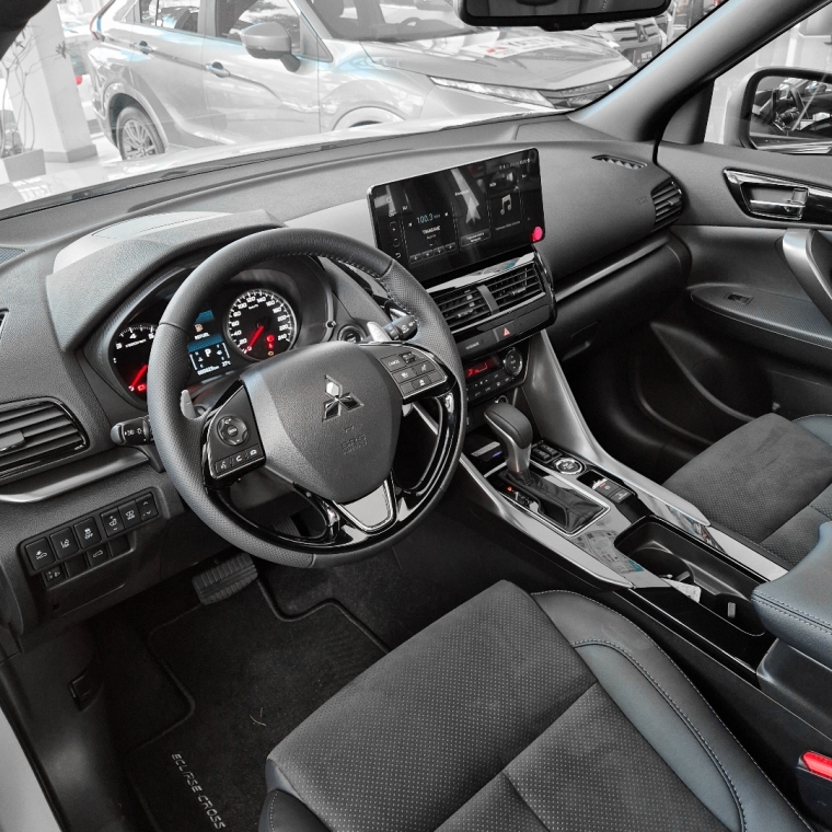 eclipse cross hpe-s black awc