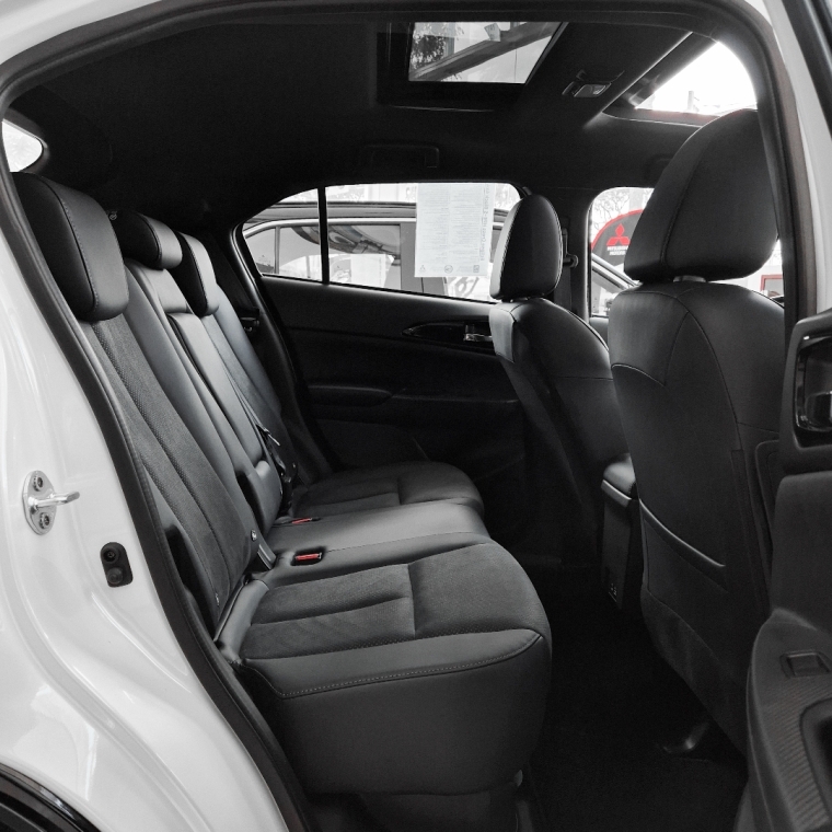 eclipse cross hpe-s black awc